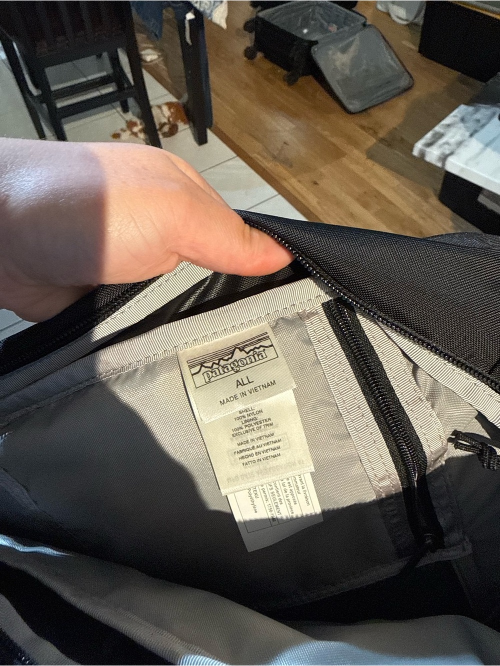 Patagonia Black Everyday 18L Backpack - Picture 3 of 4